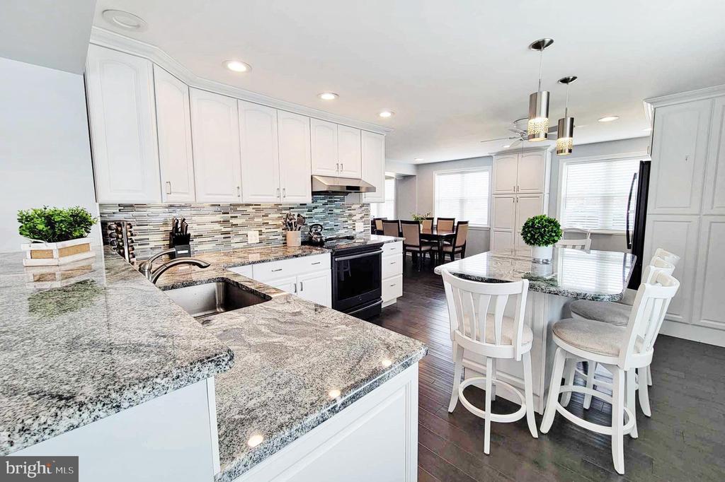 638 MAPLEWOOD ROAD