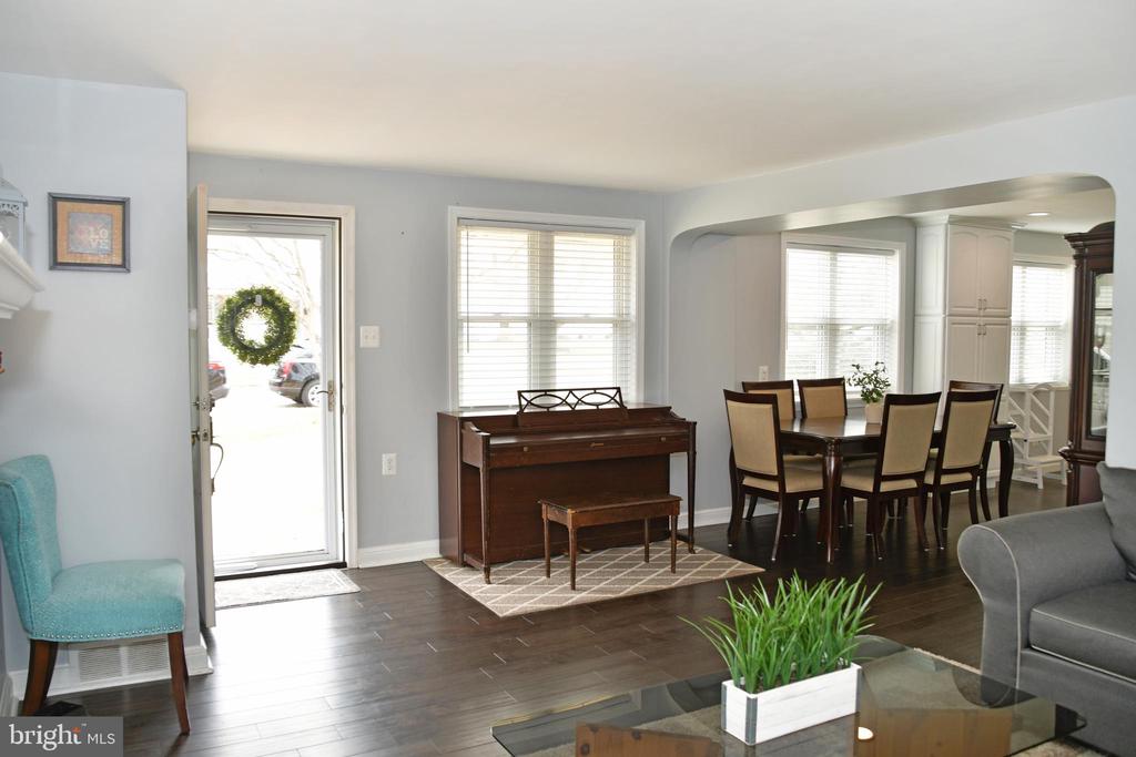 638 MAPLEWOOD ROAD