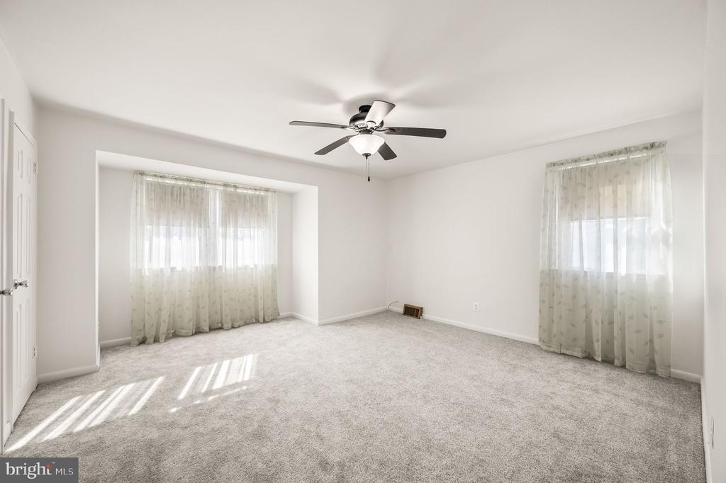 1565 PARKLANE ROAD