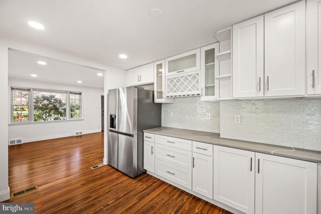 924 VILLAGE ROAD