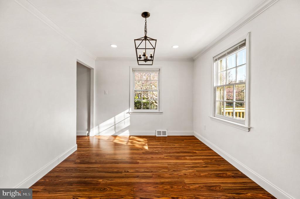 924 VILLAGE ROAD