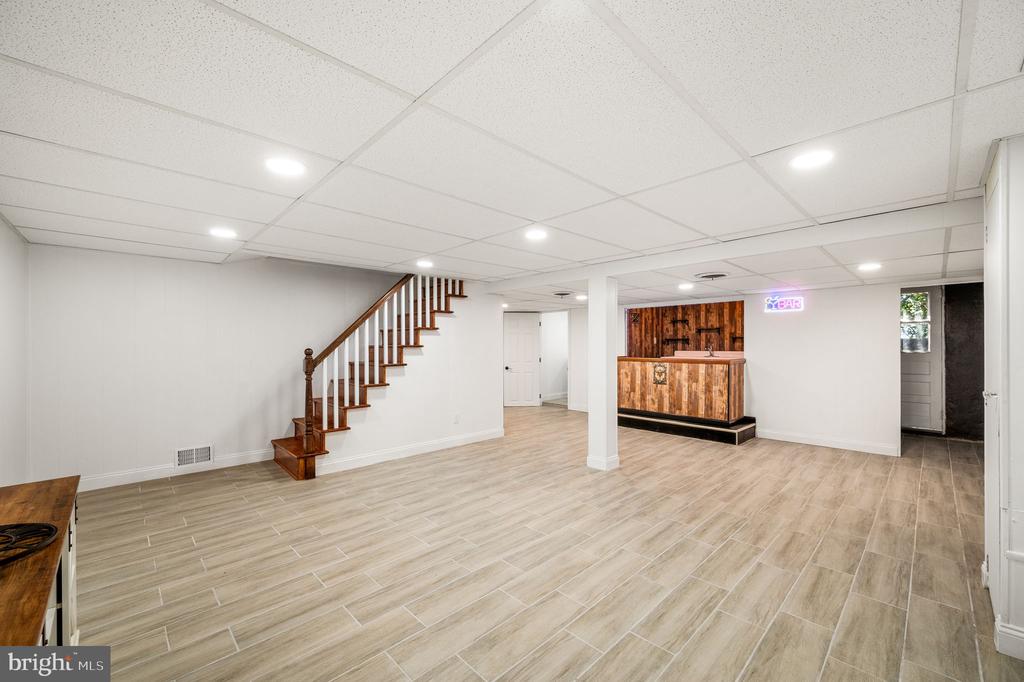 924 VILLAGE ROAD