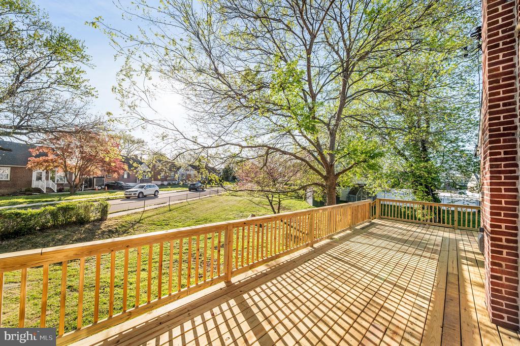 924 VILLAGE ROAD
