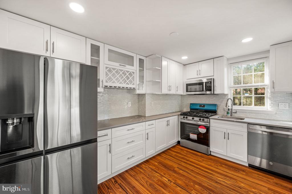 924 VILLAGE ROAD