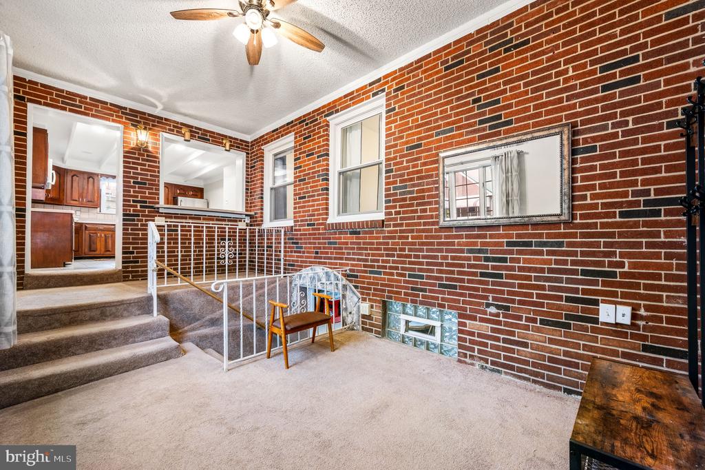 300 MOHICAN STREET