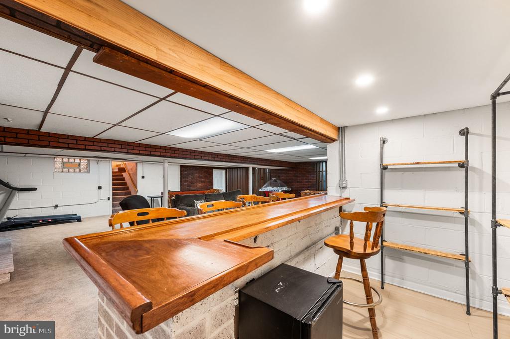 300 MOHICAN STREET