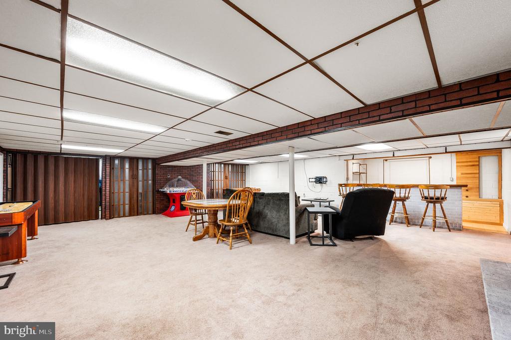 300 MOHICAN STREET