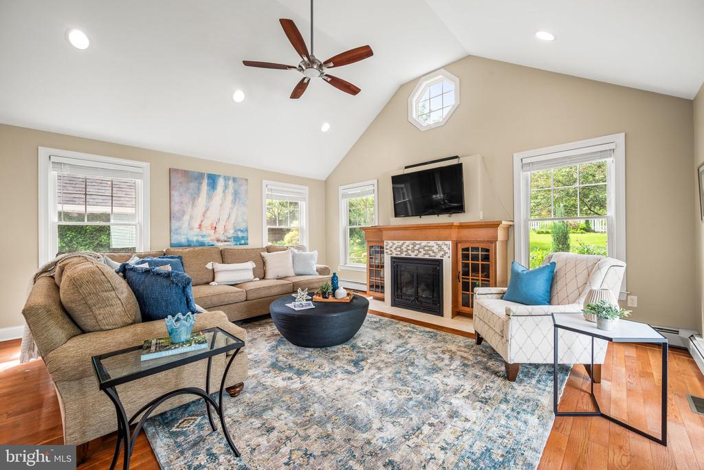 215 COPPLES LANE