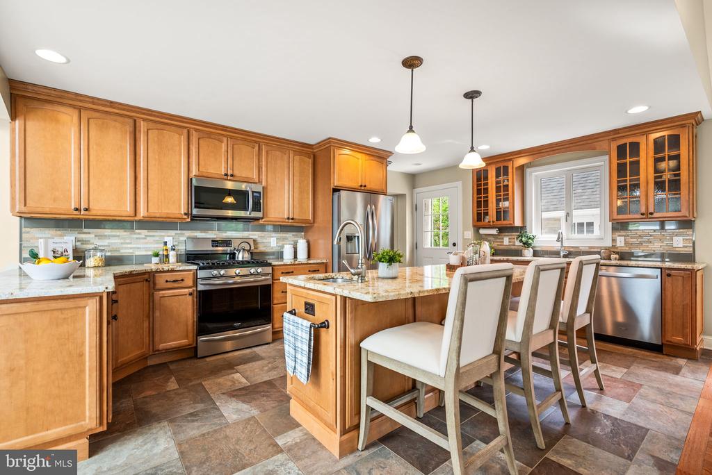 215 COPPLES LANE
