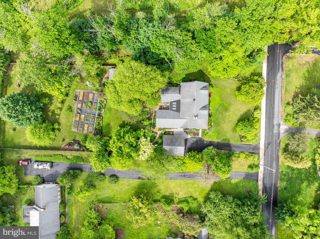 215 COPPLES LANE