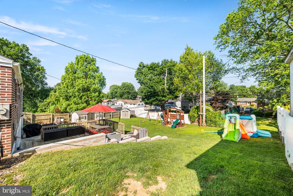 2218 LEE LANE
