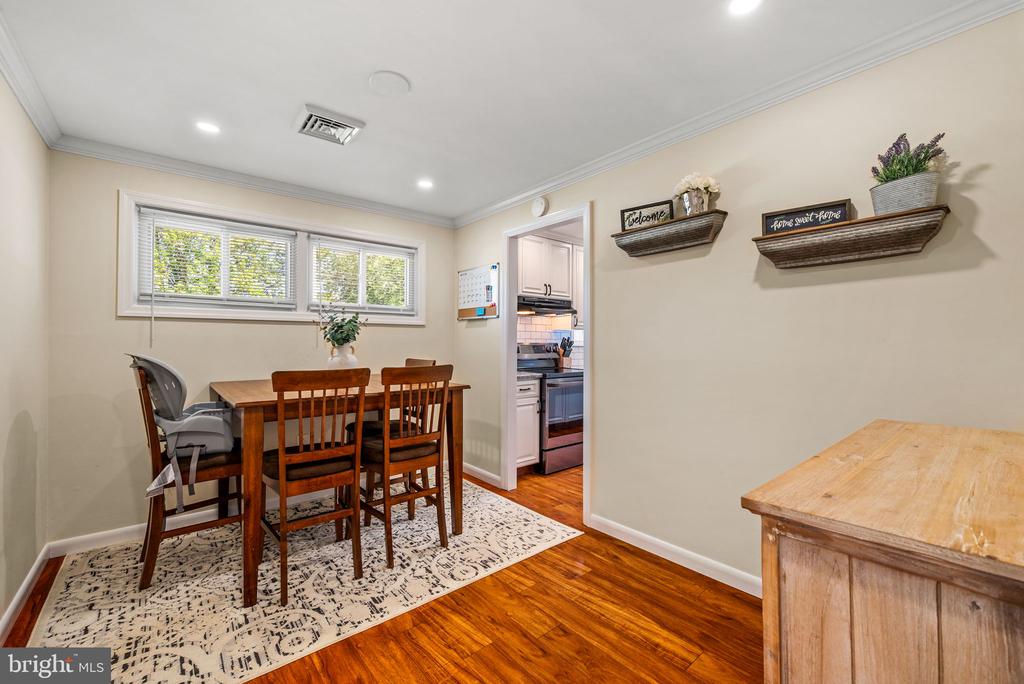 2218 LEE LANE