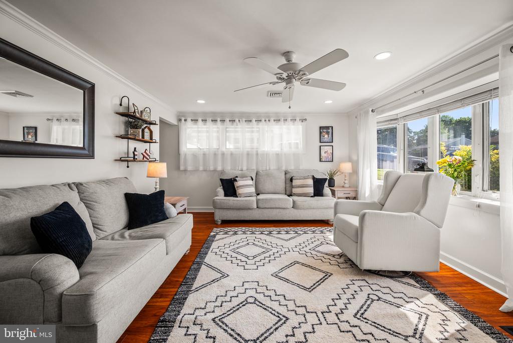 2218 LEE LANE