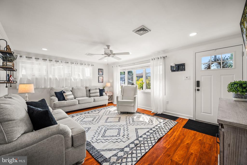 2218 LEE LANE