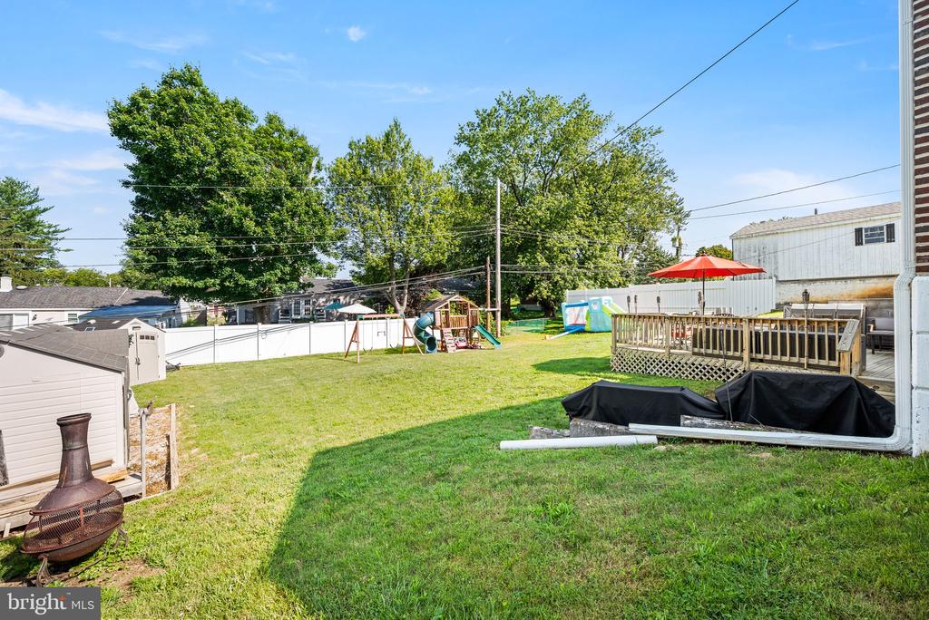 2218 LEE LANE
