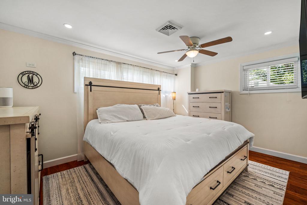 2218 LEE LANE