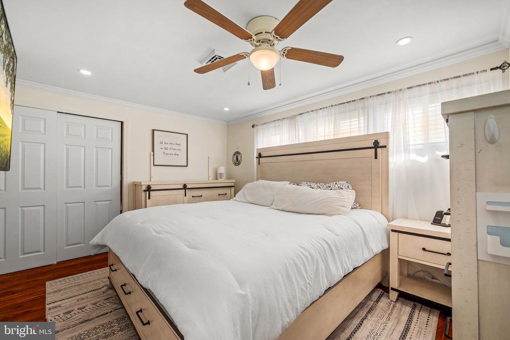 2218 LEE LANE