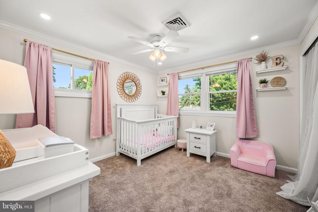 2218 LEE LANE