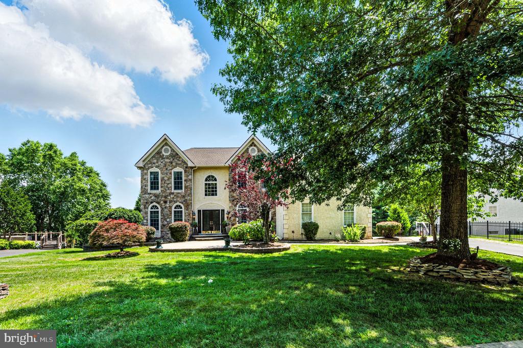 33 THOMAS SPEAKMAN DRIVE