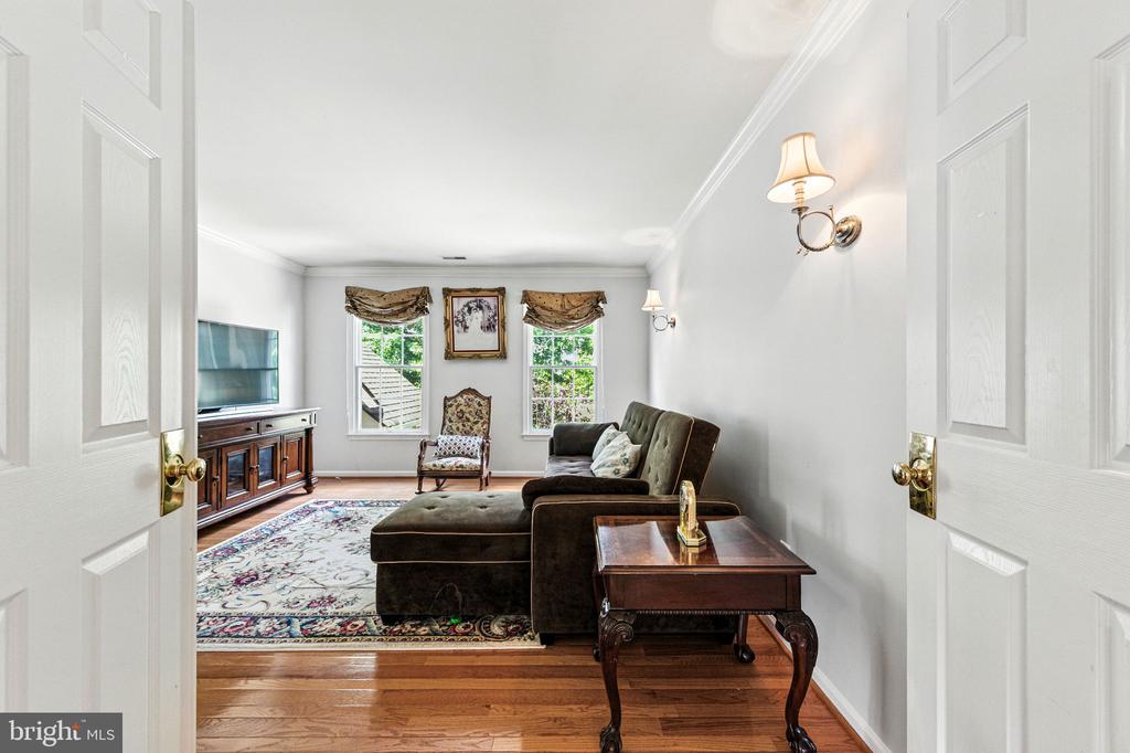 33 THOMAS SPEAKMAN DRIVE