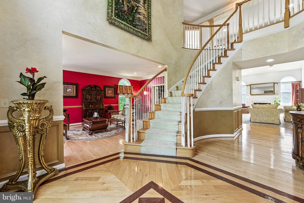 33 THOMAS SPEAKMAN DRIVE