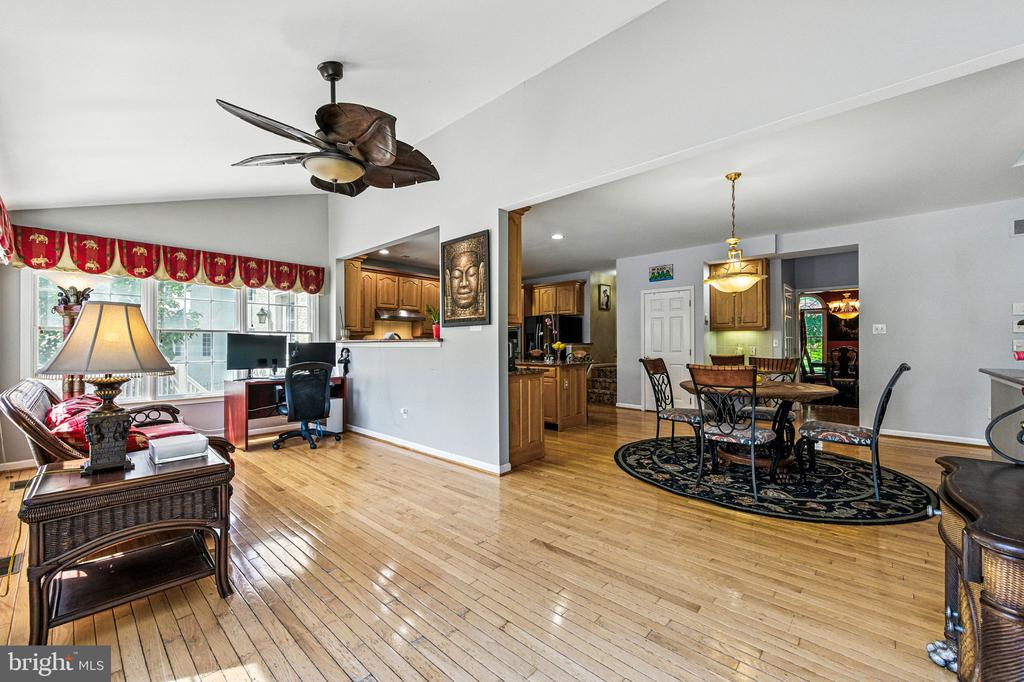 33 THOMAS SPEAKMAN DRIVE
