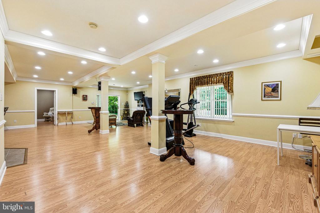 33 THOMAS SPEAKMAN DRIVE
