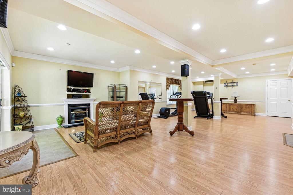 33 THOMAS SPEAKMAN DRIVE