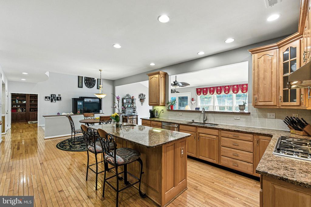 33 THOMAS SPEAKMAN DRIVE