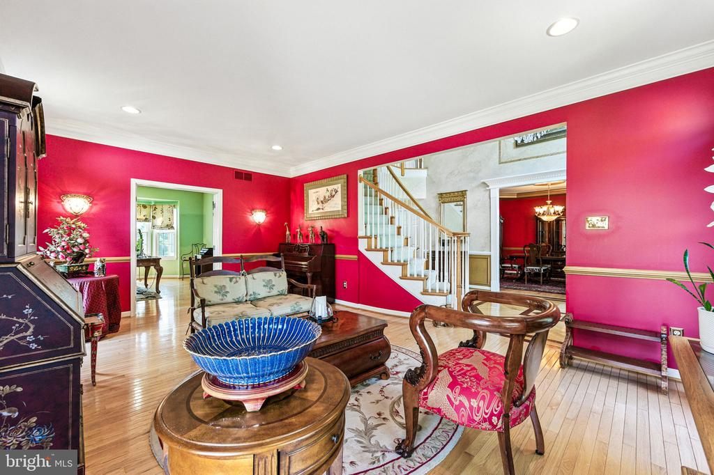 33 THOMAS SPEAKMAN DRIVE