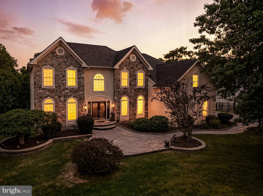 33 THOMAS SPEAKMAN DRIVE