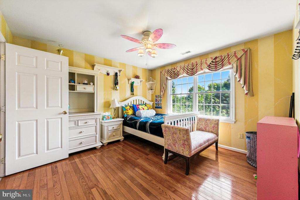 33 THOMAS SPEAKMAN DRIVE