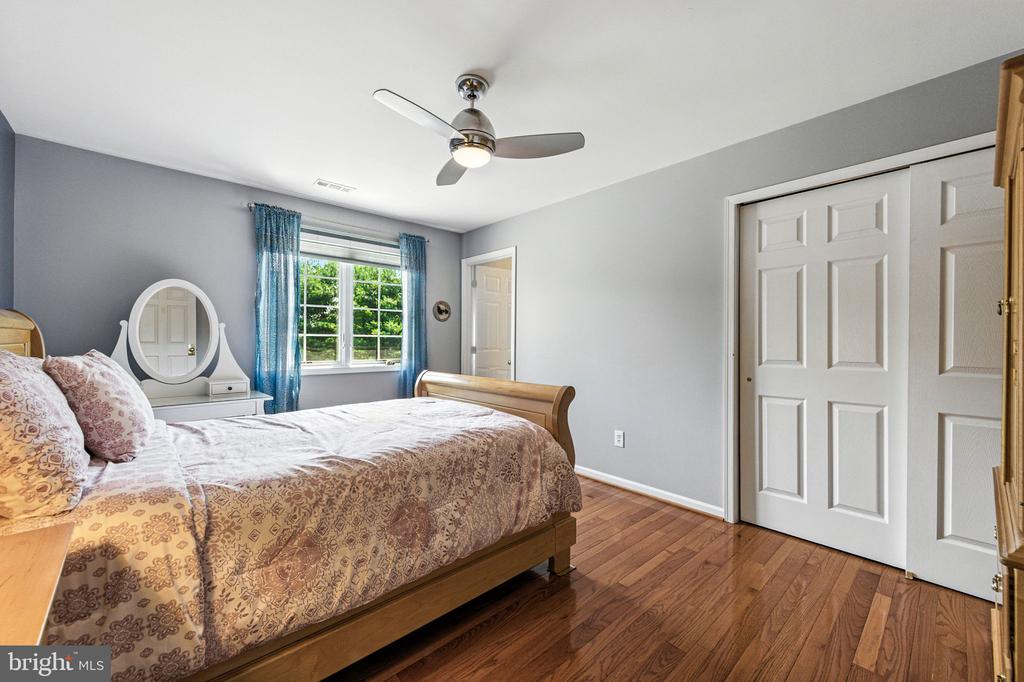 33 THOMAS SPEAKMAN DRIVE