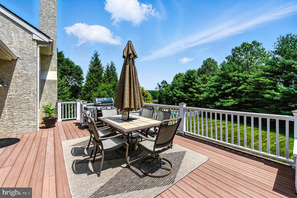 33 THOMAS SPEAKMAN DRIVE