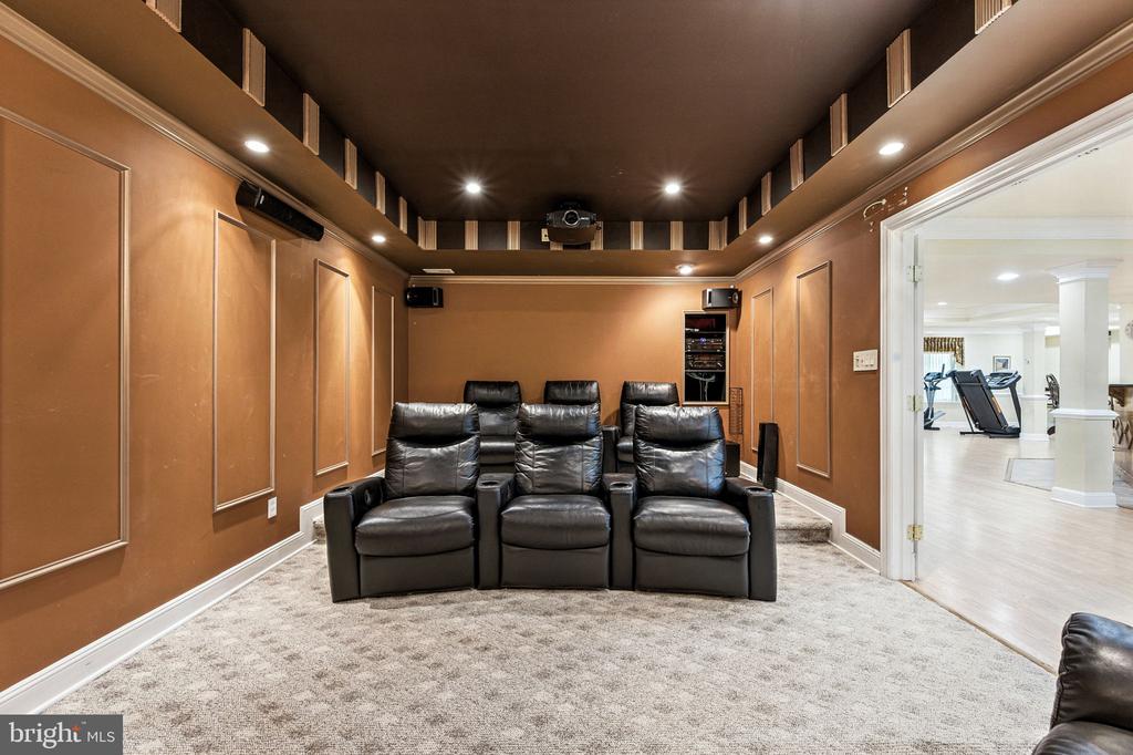 33 THOMAS SPEAKMAN DRIVE