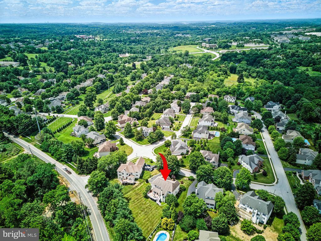 33 THOMAS SPEAKMAN DRIVE