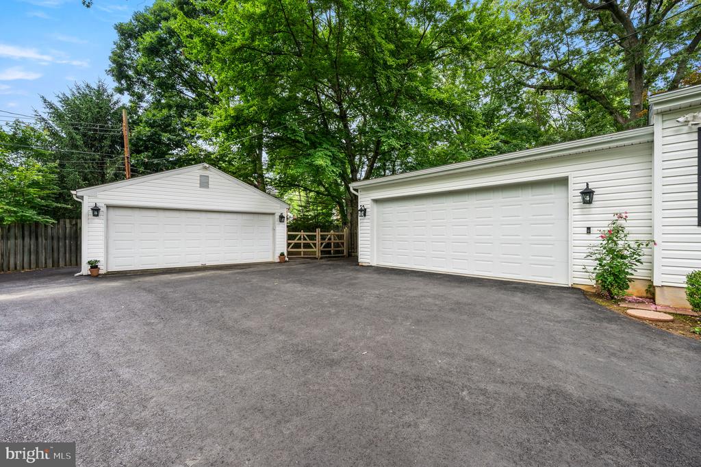 403 SCOTT LANE