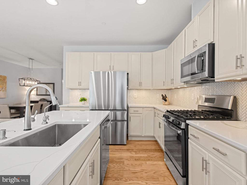 3576 MUIRWOOD DRIVE