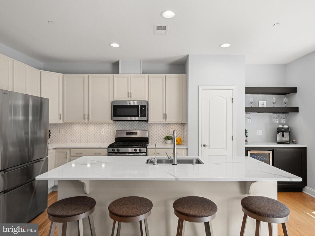 3576 MUIRWOOD DRIVE