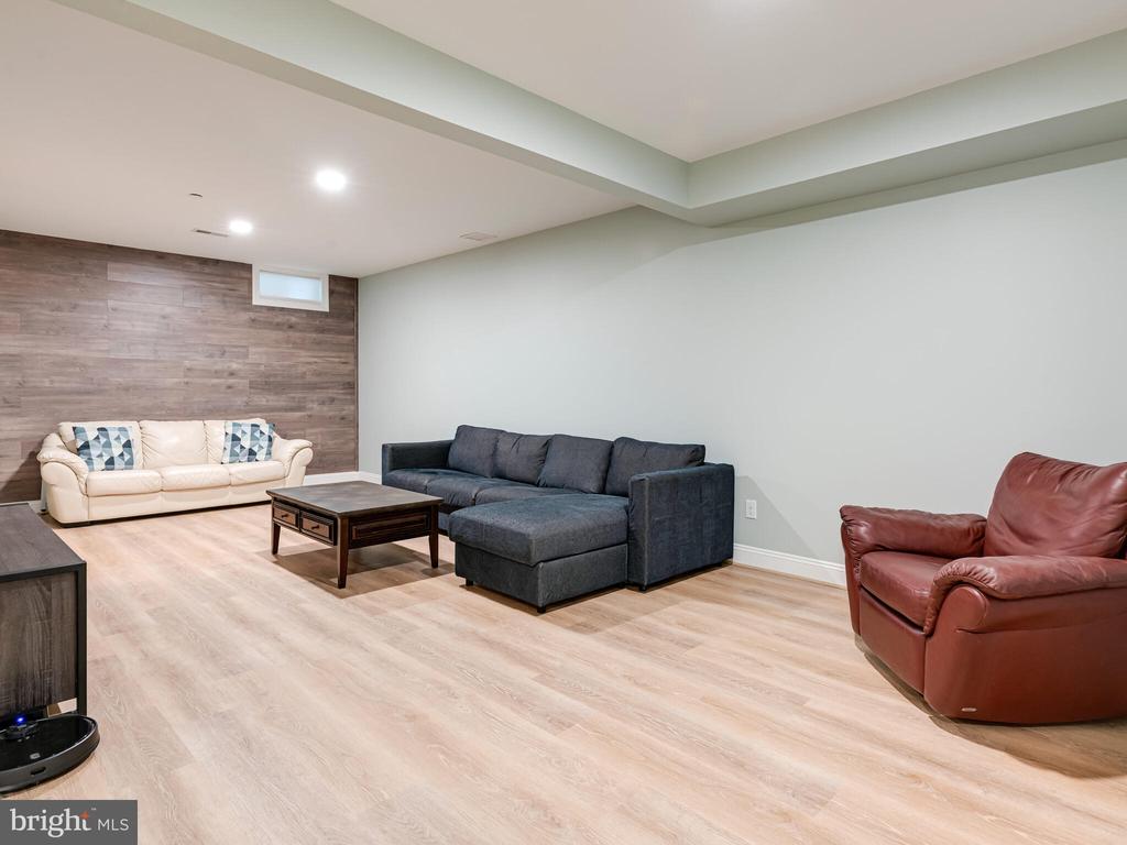3576 MUIRWOOD DRIVE