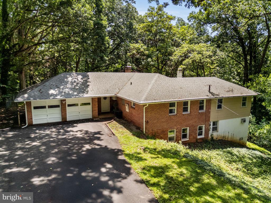 454 KIRK LANE