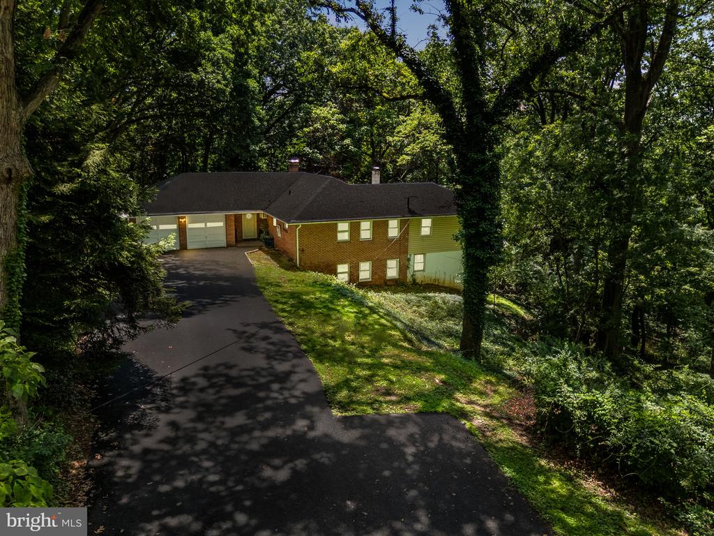 454 KIRK LANE