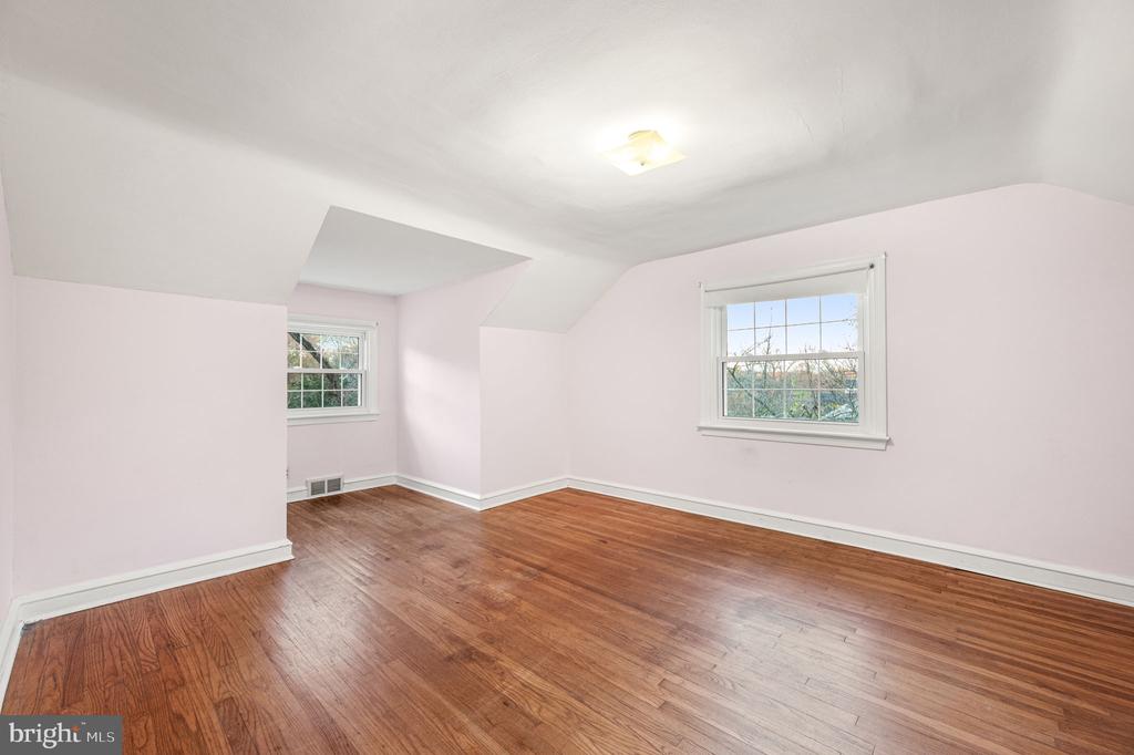 208 MARTROY LANE