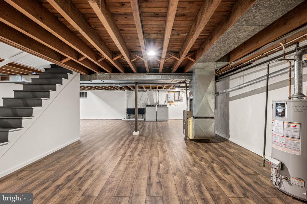 208 MARTROY LANE