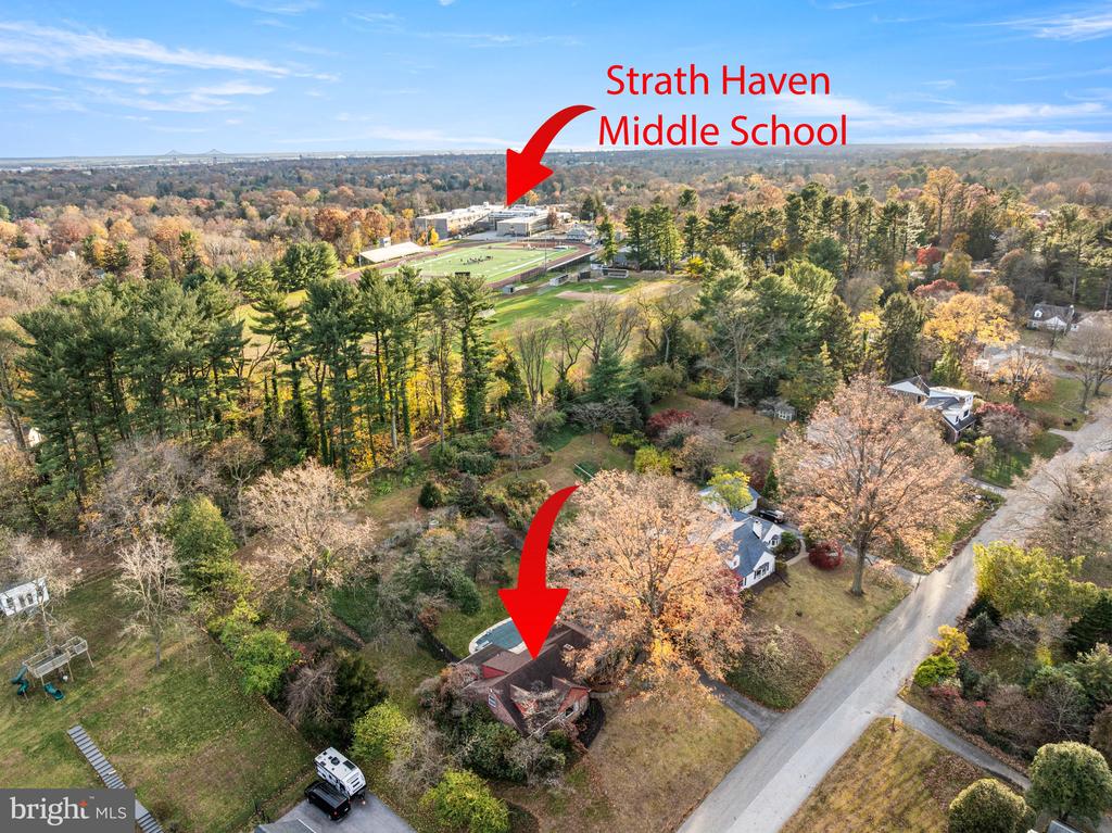 208 MARTROY LANE