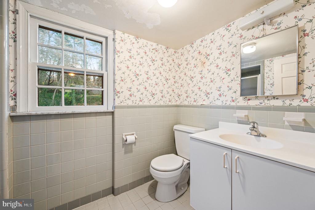 208 MARTROY LANE