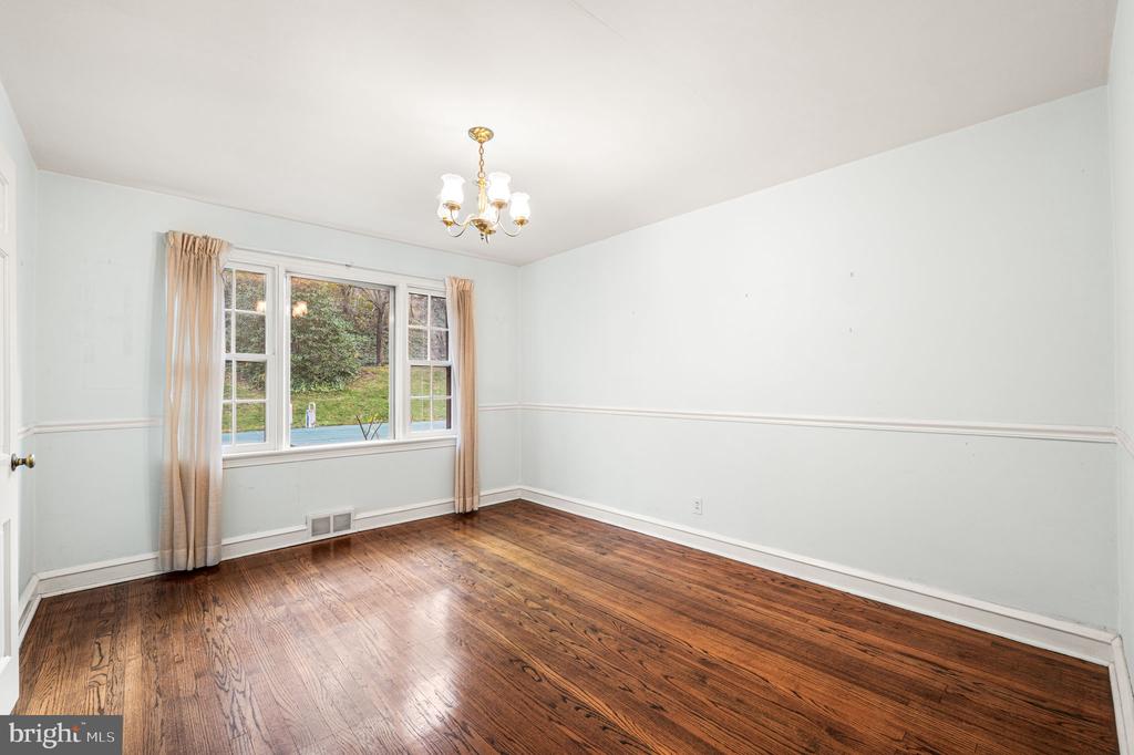 208 MARTROY LANE