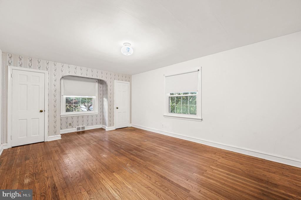 208 MARTROY LANE