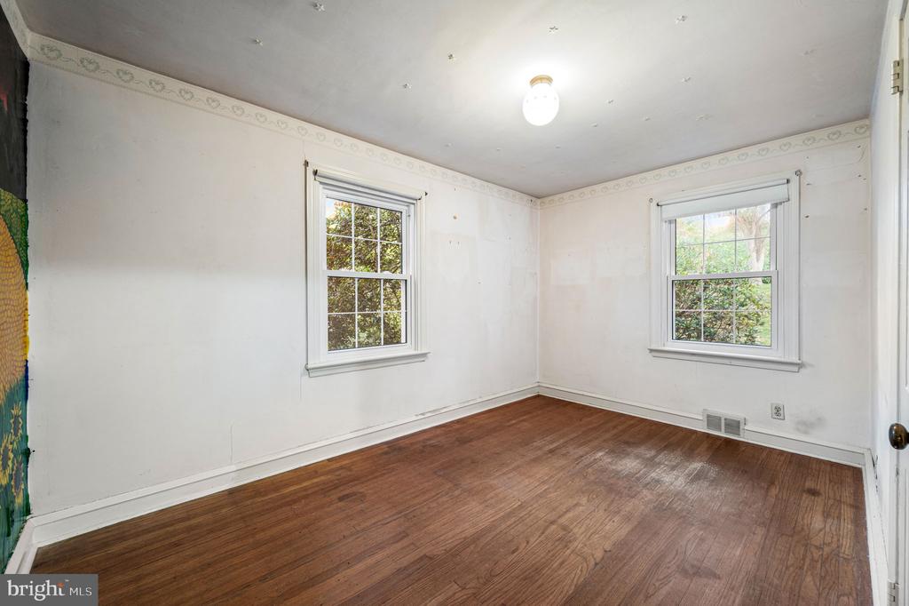 208 MARTROY LANE