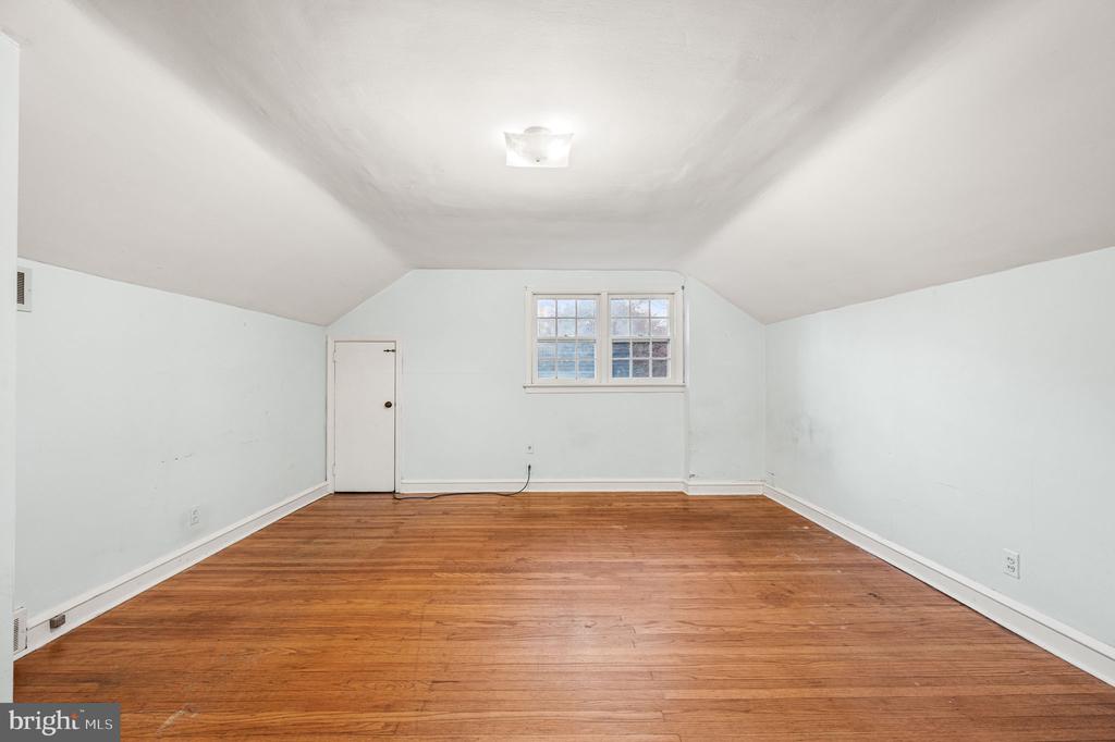 208 MARTROY LANE